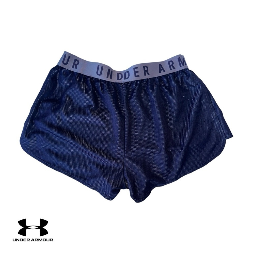 UNDER ARMOUR  WOMEN'S HEATGEAR LOOSE FIT SHORTS SIZE SMALL PURPLE